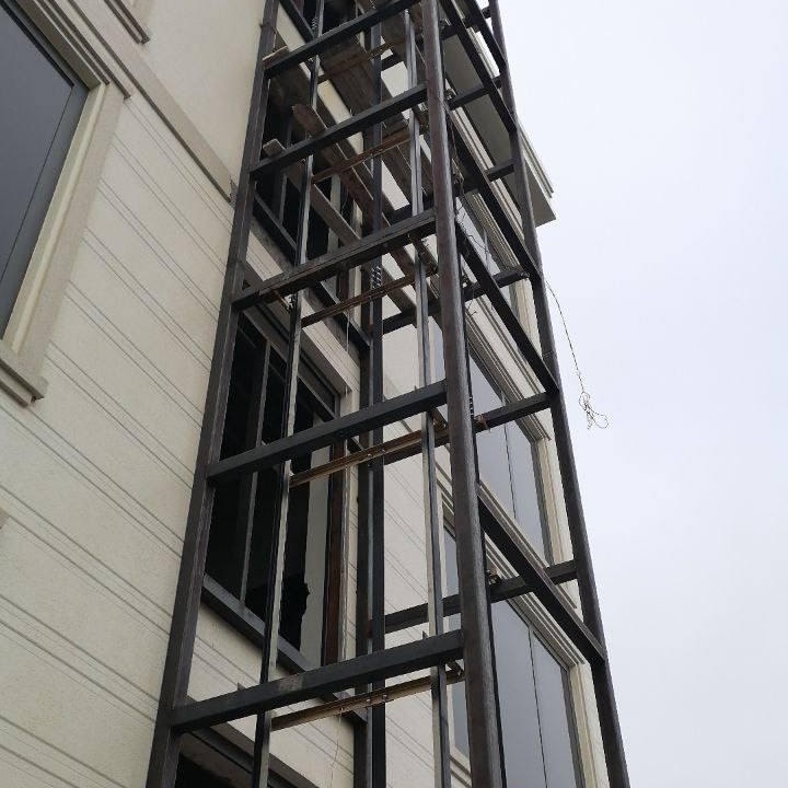 Novza Hotel lift shaxtasi